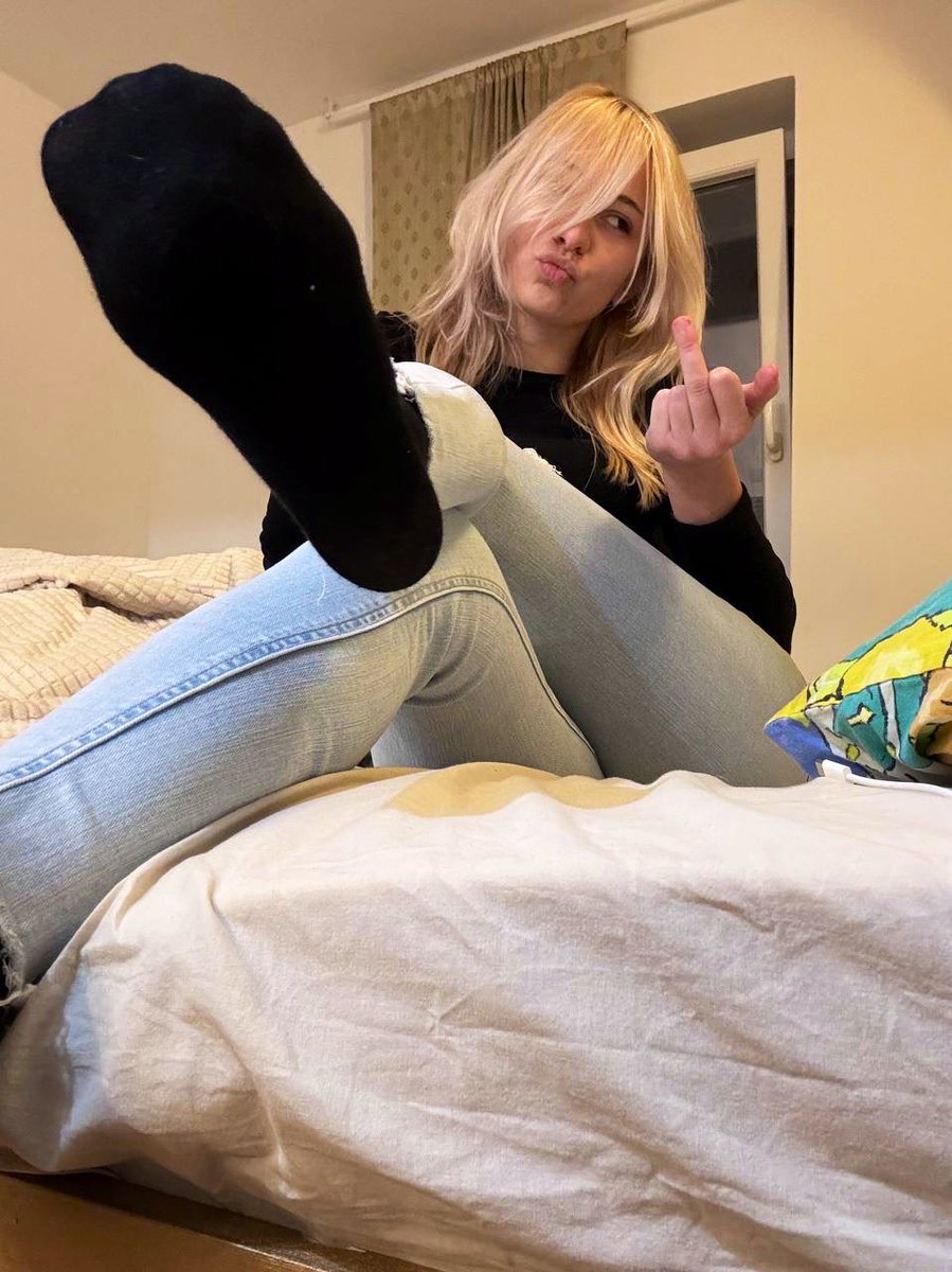 NikoletaMommy's tweet image. black socks: 1
your wallet: 0