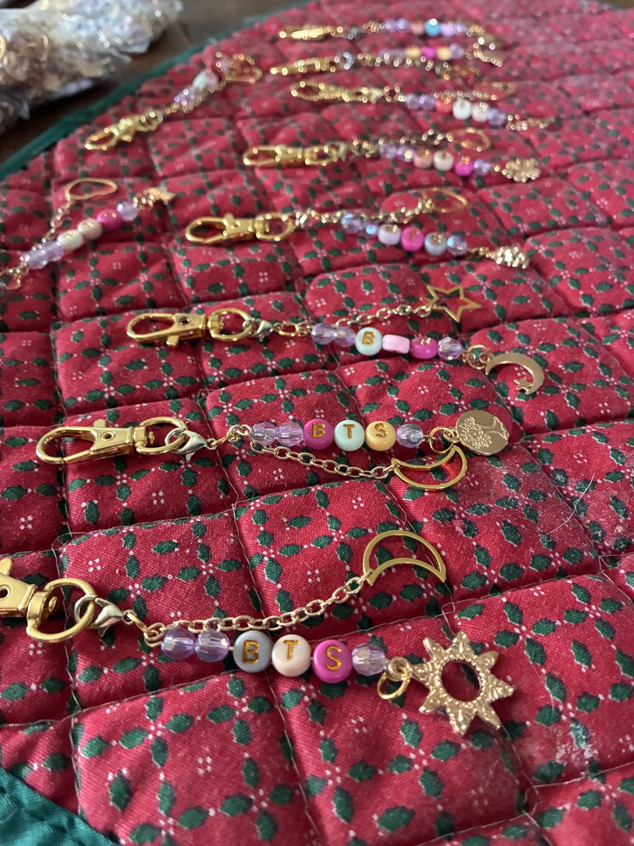 schoolscribe's tweet image. Been manifesting for tickets for months now…100 freebies ready. #BTSComeback2026