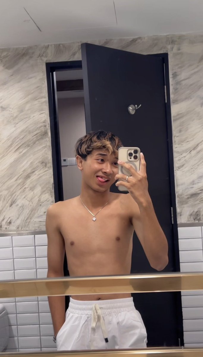 rishharith_'s tweet image. ahemmm🤏🏼