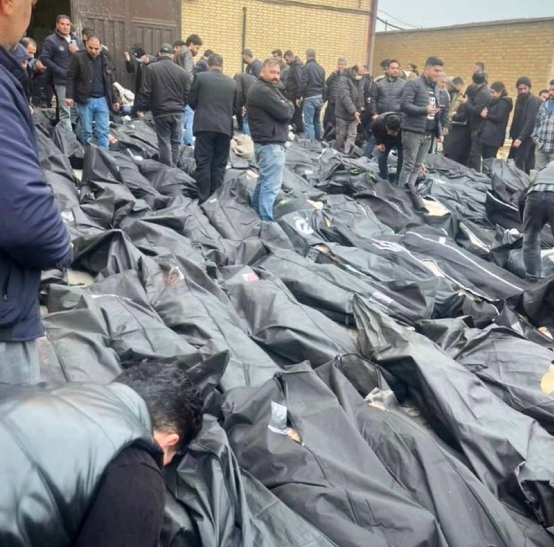 noatishby's tweet image. DON'T LOOK AWAY. THE ISLAMIC REGIME IN IRAN IS MURDERING THOUSANDS OF PROTESTERS.