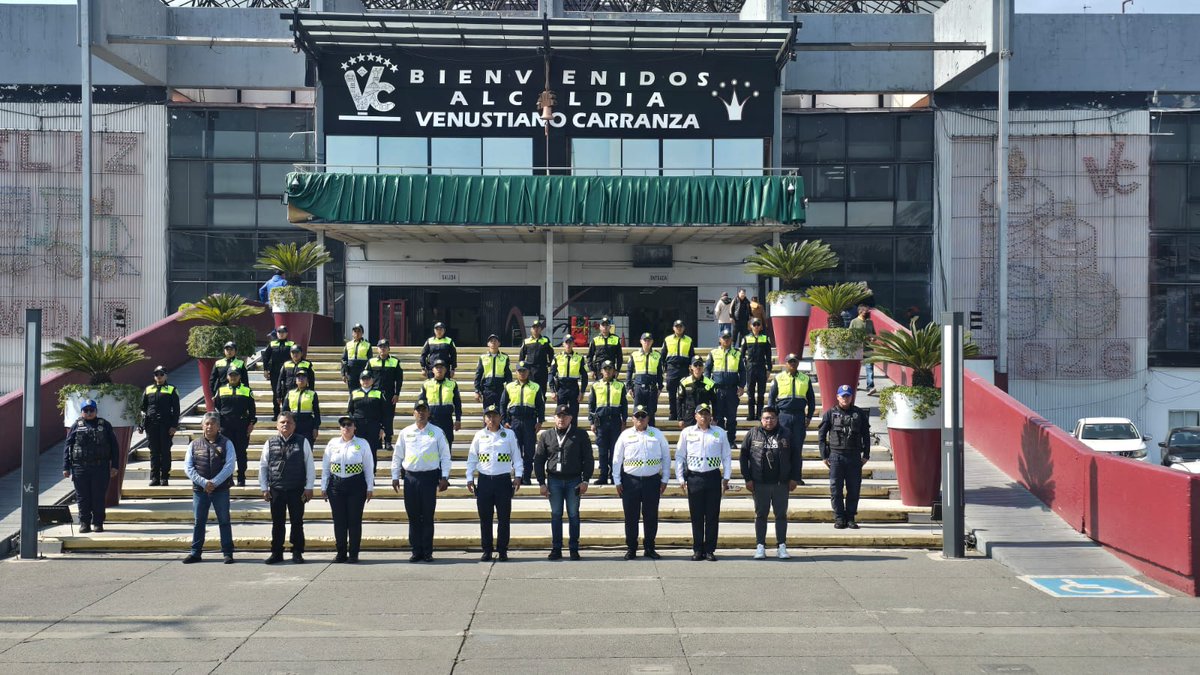 evelyn_parraA's tweet photo. Activamos operativos de recuperación de espacios en Moctezuma 2ª Sección, Janitzio y 10 de Mayo, atendiendo una demanda clara de vecinas y vecinos.
En coordinación con la Subsecretaría de Control de Tránsito (Zona Vial 1) y la Policía Auxiliar de la Alcaldía. https://t.co/9sEWusx4zI