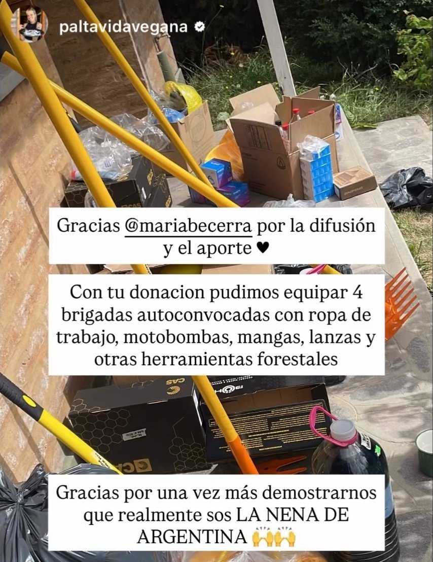 maria becerra de vacaciones del otro lado del mundo y  aún así apoyando a su país como la amo lpm