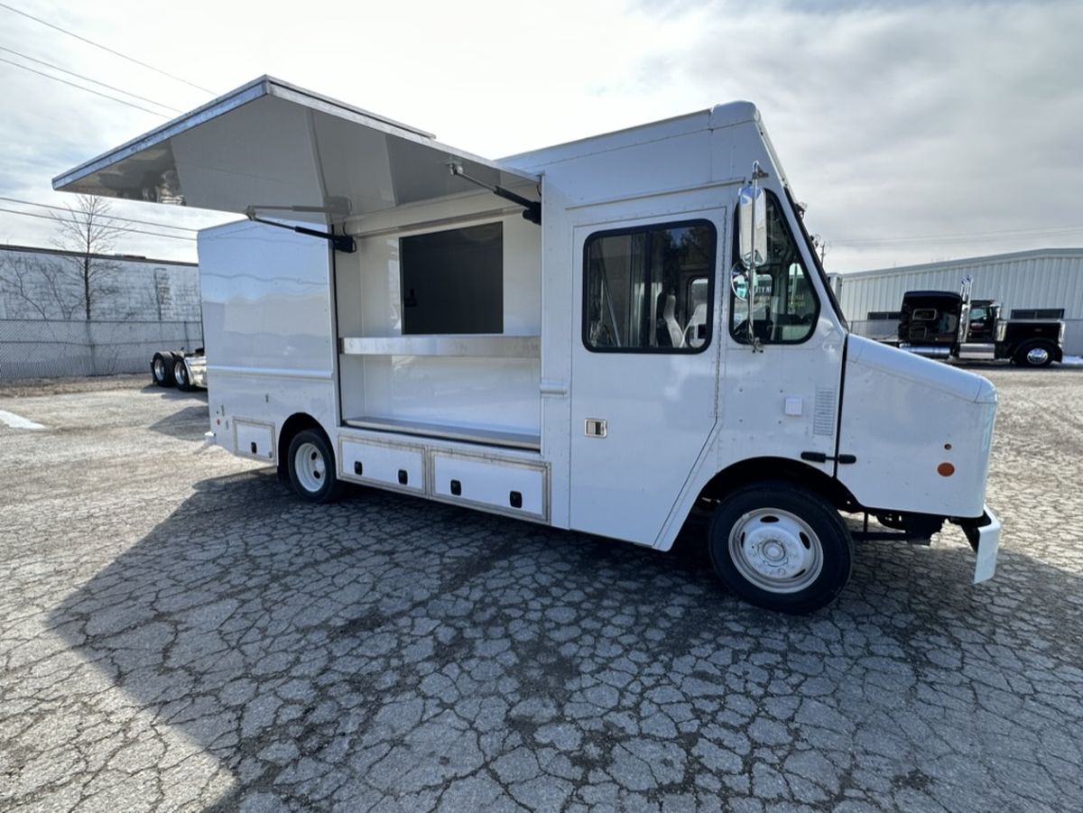ExpVehicles's tweet photo. Yay! New Vehicles at Experiential Vehicles. - https://t.co/9dutRnhXiW https://t.co/iuO6ZxSDgi