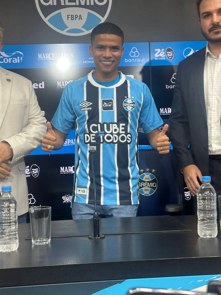 Enamorado apresentado, nosso novo camisa nº 99.