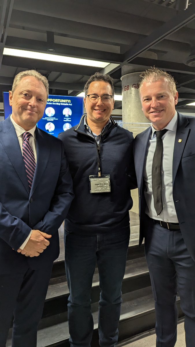 logintc's tweet image. Great to meet Minister Stephen Crawford &amp;amp; other Ontario business leaders to discuss ways that industry and government can collaborate to bring technology and innovation to Ontario.

#GovTechON #kanatanorthba #buyontario #ottawa #canadaslargesttechpark