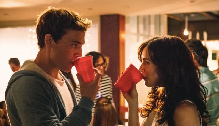 Eli_books_king's tweet image. Entiendo que a muchas personas no les guste, pero YO AMO LOS LIBROS FRIENDS TO LOVERS donde los protagonistas pasan diversas cosas en sus vidas, y que sin importar el tiempo SIEMPRE MANTIENEN ESA CONEXIÓN y AMOR.
VIVO POR EL DRAMA Y ESTAS HISTORIAS ME ENTREGAN TODO