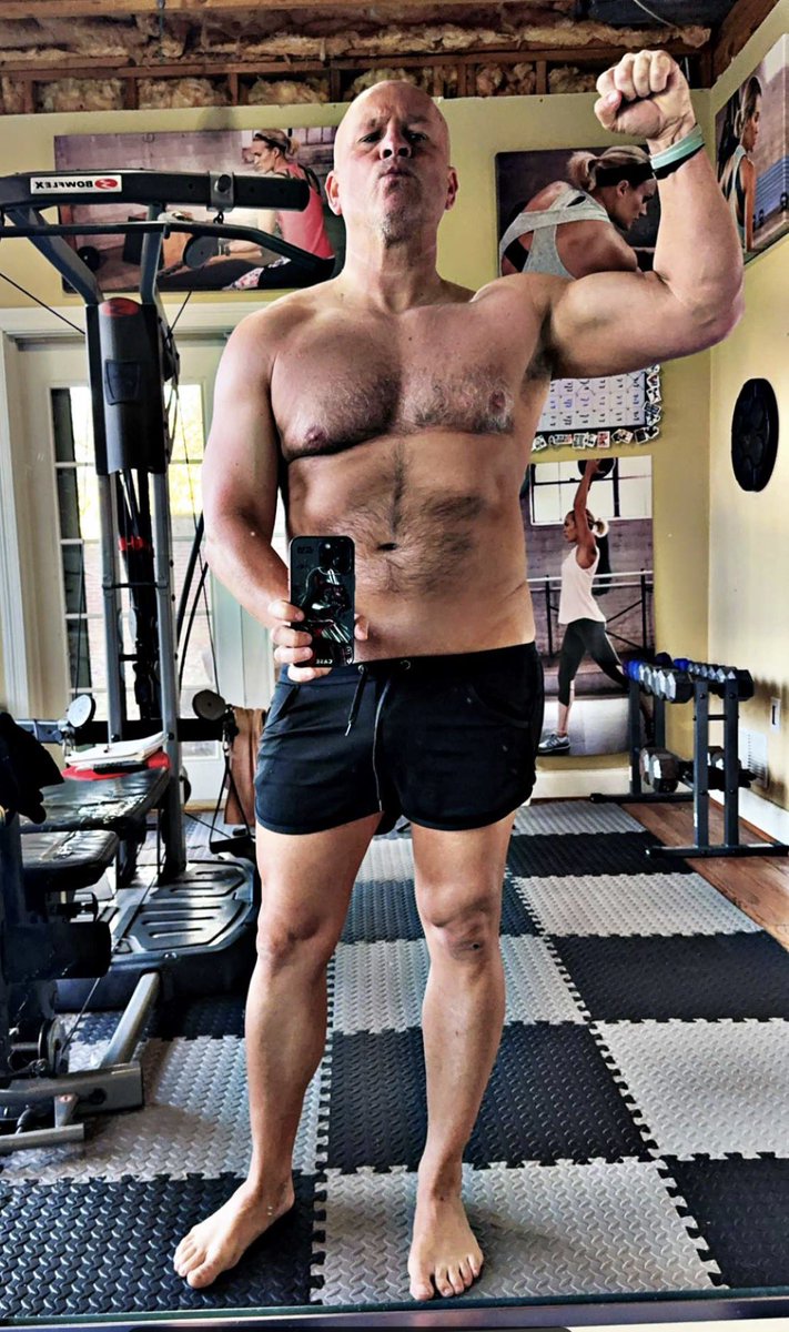 hewson33's tweet photo. Gym Therapy 💪🏼🏋🏽‍♀️ https://t.co/EK42vnGmWW