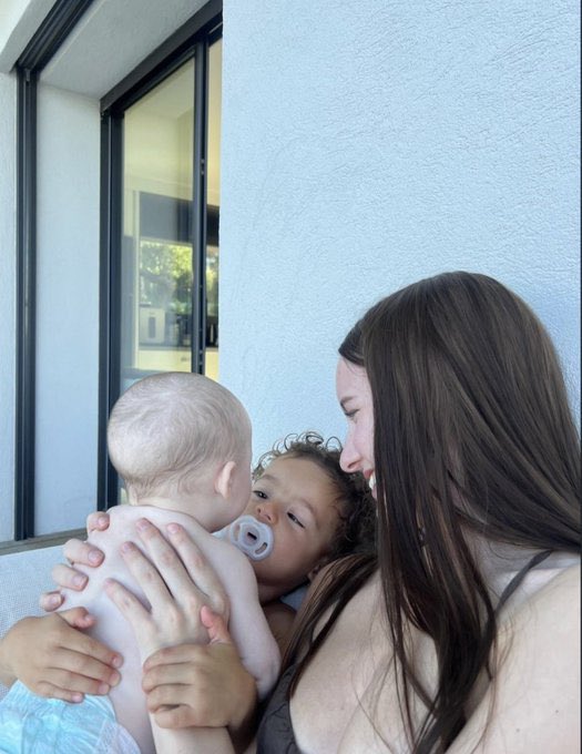 King Emmanuel tweet media