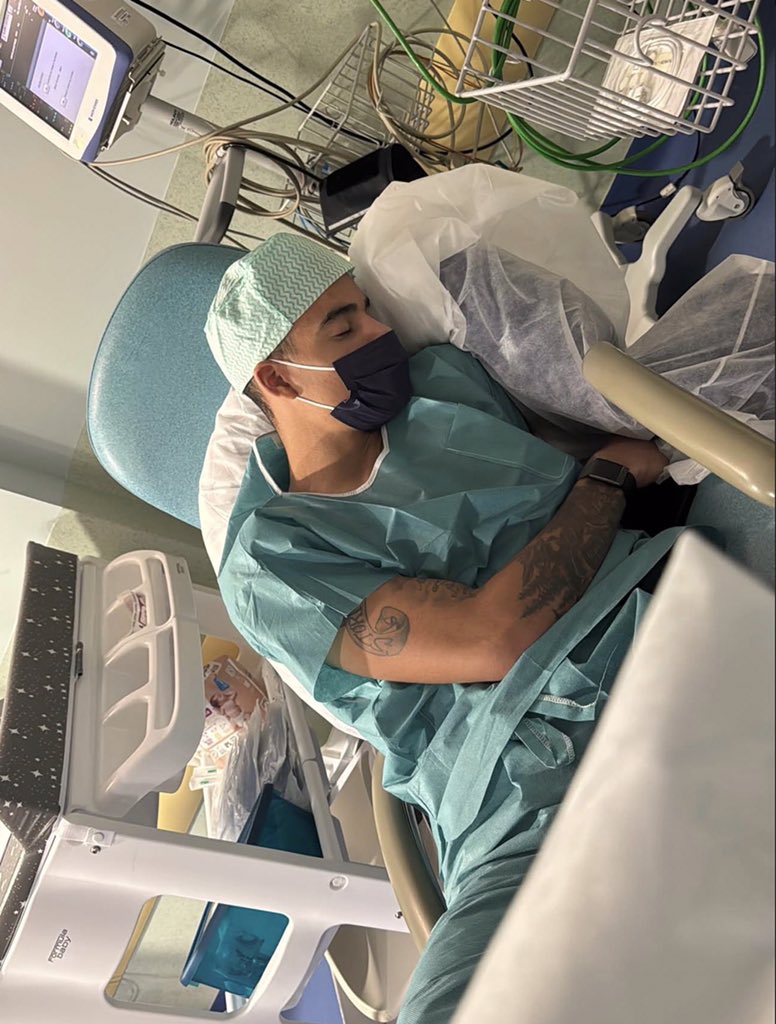 King Emmanuel tweet media