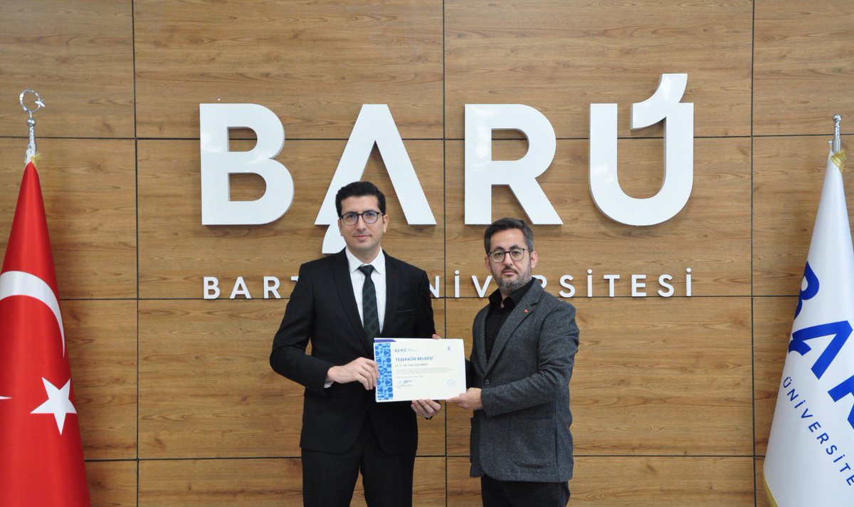 “Öğretim Elemanlarının Yenilikçi Eğitim-Öğretim Performanslarının Değerlendirilmesi ve Ödüllendirilmesi Yönergesi” kapsamında, Doç. Dr. Beyza AKSU DÜNYA ile Dr. Öğr. Üyesi Erdi ŞİMŞEK’in başvuruları ilgili kurul tarafından titizlikle incelenerek değerlendirildi. Yenilikçi