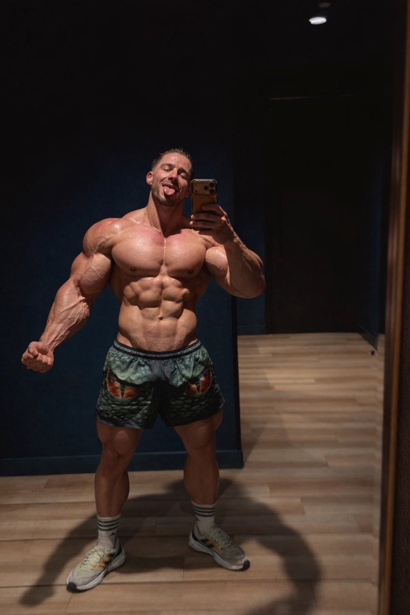 milogremlin's tweet photo. One day after creatine 🤣 https://t.co/fDGz2nqebe