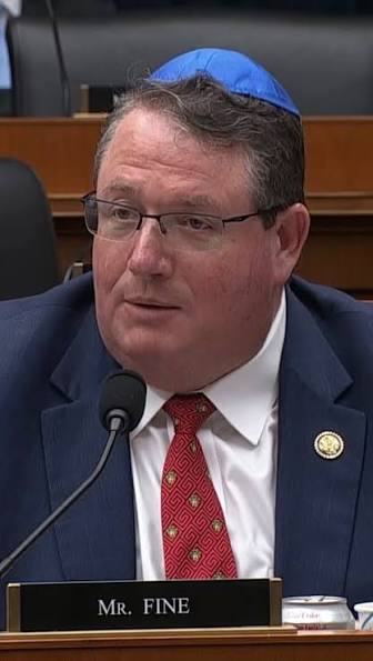 MrJoKeR604's tweet image. "Greenland Annexation and Statehood Act" has been introduced to US congress.

This will never pass, but every member who votes yes should be sanctioned.

This is the Republican who entered the bill, Randy Fine 👇