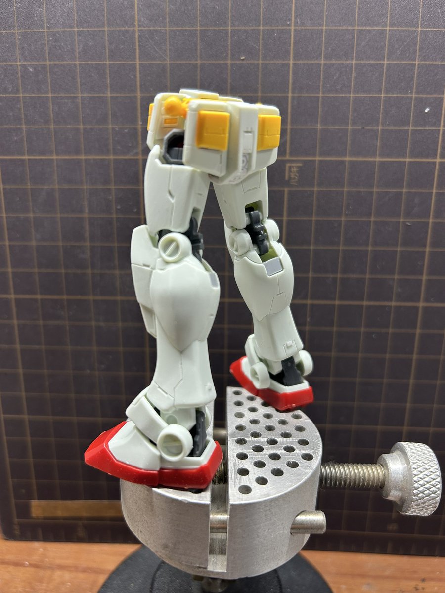 本日も足を進めてましたー

おやすみなさい⭐💤

#ガンプラ
#エントリーグレード
#プラモデルライフ