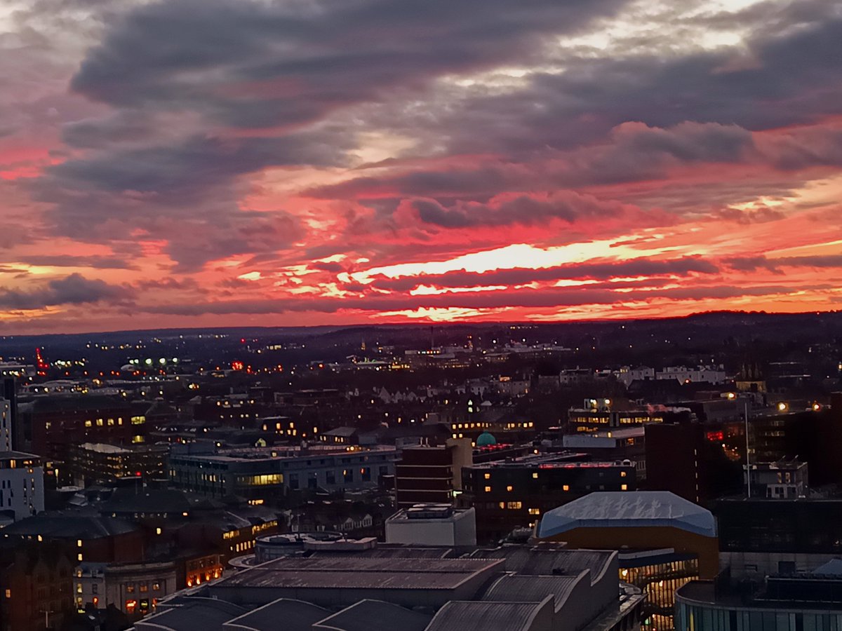 Tails1309's tweet photo. Nottingham sky looking good tonight 
#redsky https://t.co/yvhPLVPa1C