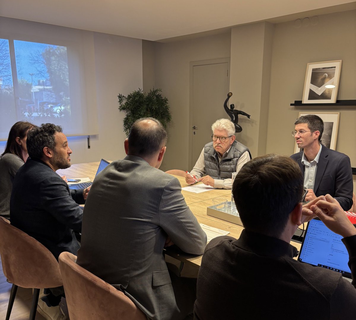 🚴‍♂️ M’he reunit amb Rubèn Peris per parlar dels preparatius de la <a href="/VoltaCatalunya/">Volta a Catalunya</a> masculina i femenina 2026.

El ciclisme català està preparat per tornar a brillar al màxim nivell 💪

#Esportcat #Esport360 #ElGovernDeTothom