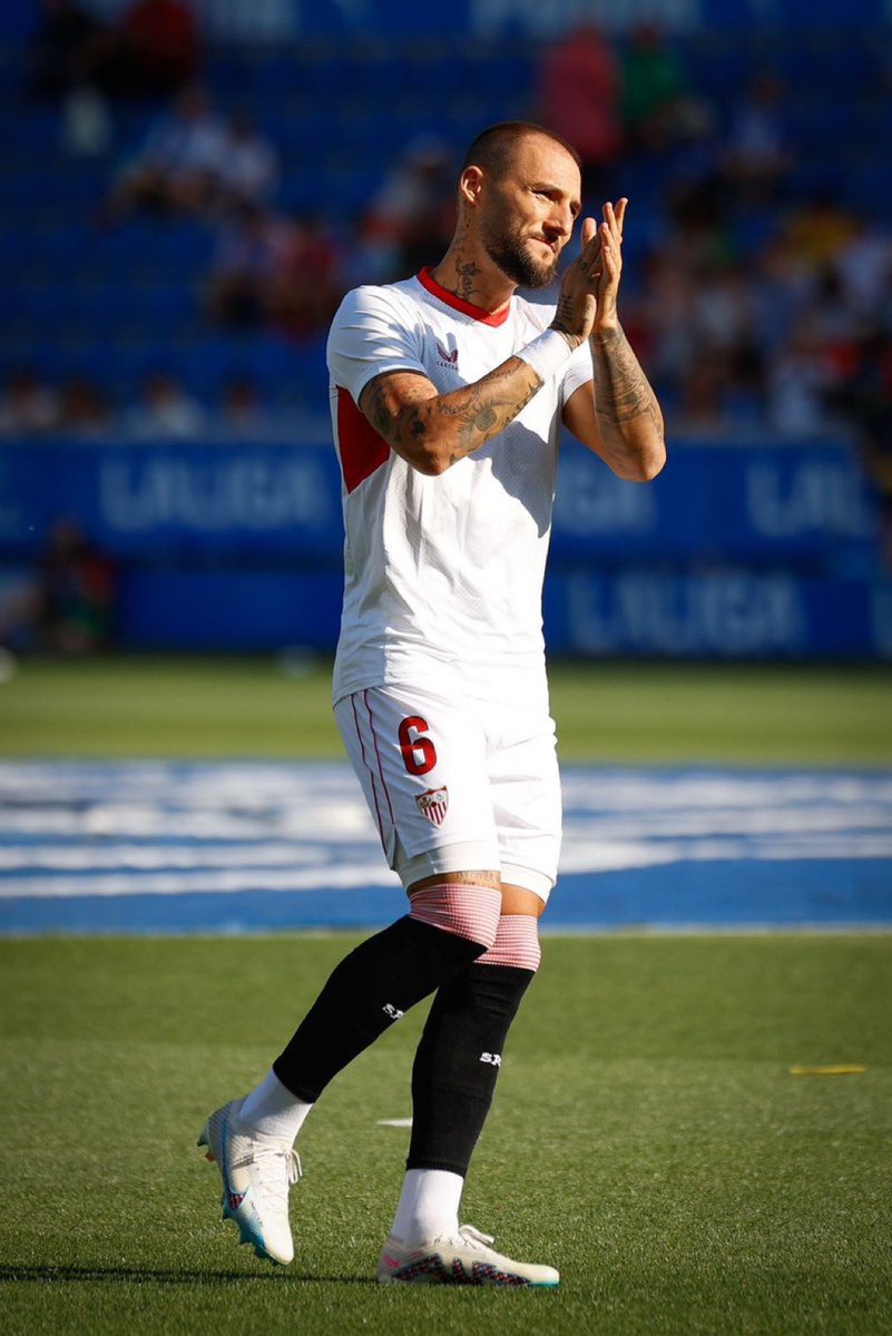 bayn_alshbab's tweet image. 🚨🚨🚨🚨|| عاجل : 

نادي #الشباب يريد التعاقد مع اللاعب نيمانيا جوديل كتبن فريق نادي إشبيلية الإسباني 😱😱😱⚪️