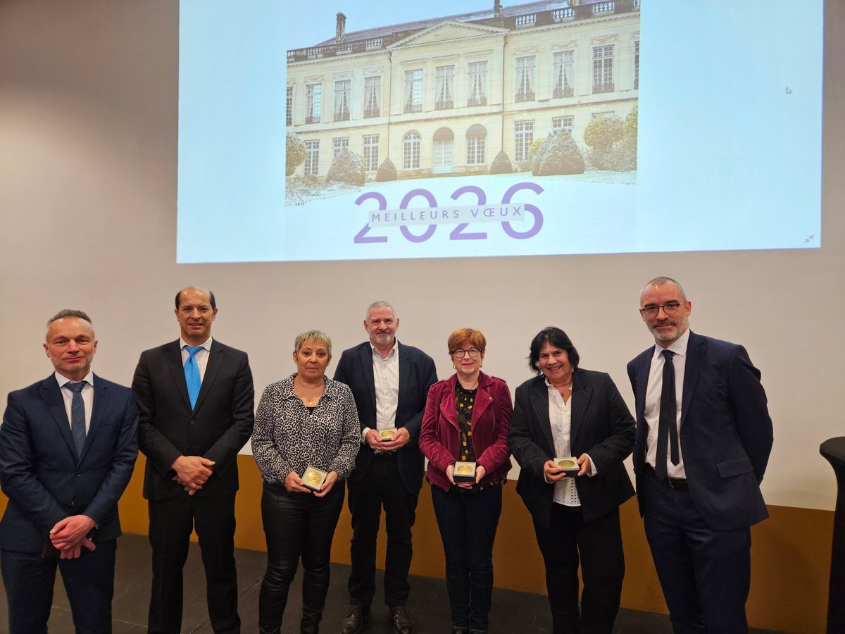 Image de Préfet de la Marne - #Voeux

Le préfet Romain Royet a présenté ce jour au Le Capitole ses voeux aux agents de  l'administ