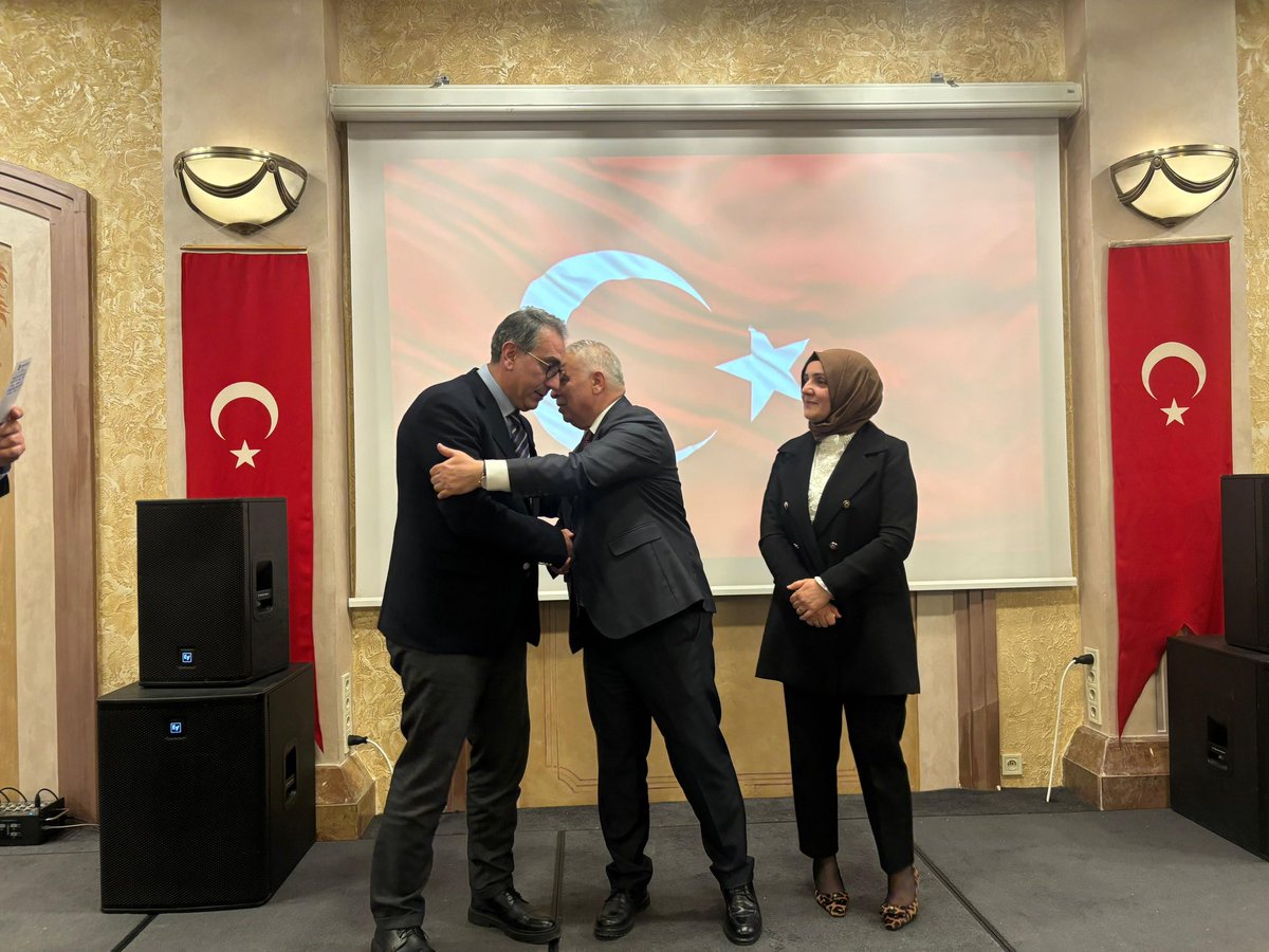 Görev yaptığı süre boyunca şehrimize önemli hizmetler kazandıran, özverili çalışmalarıyla iz bırakan Sayın Valimiz Aziz Yıldırım’ın onuruna düzenlenen veda programına katılarak kendisine şükranlarımızı ilettik.

Sayın Valimize, İçişleri Bakanlığı Personel Genel Müdürlüğü