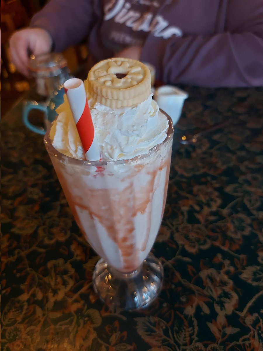 Laura Croft tweet media