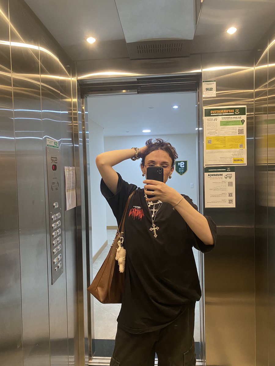 _dntll's tweet image. oiii hoje estou completando 18 aninhos, vão ter que me aceitar