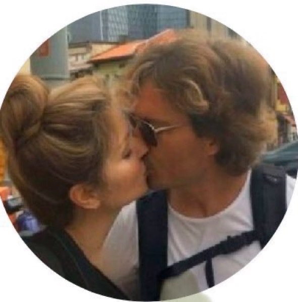 ShaykhSulaiman's tweet image. Reza Pahlavi’s wife doesn’t even respect him and they want to install him as leader of Iran 😂