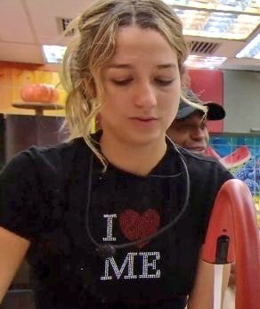 abr4ams's tweet image. I ❤️
ME