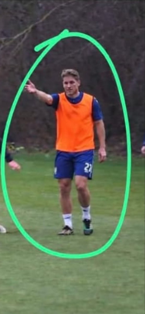 Anyone got any ideas on who this could be? <a href="/GabSutton/">Gabriel Sutton</a> <a href="/GillsInTheBlood/">GillsInTheBlood</a> #gills