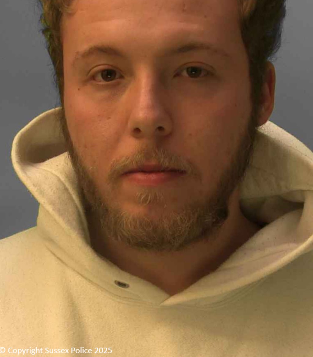 🚨Brighton man jailed for the rape of two girls. 

This absolute vile creature Toby Macenzie, 24, of Carlyle Street in Brighton, appeared at crown court sitting in Brighton on Friday (7 November) following a conviction of two counts of rape.

In 2018, Sussex Police received