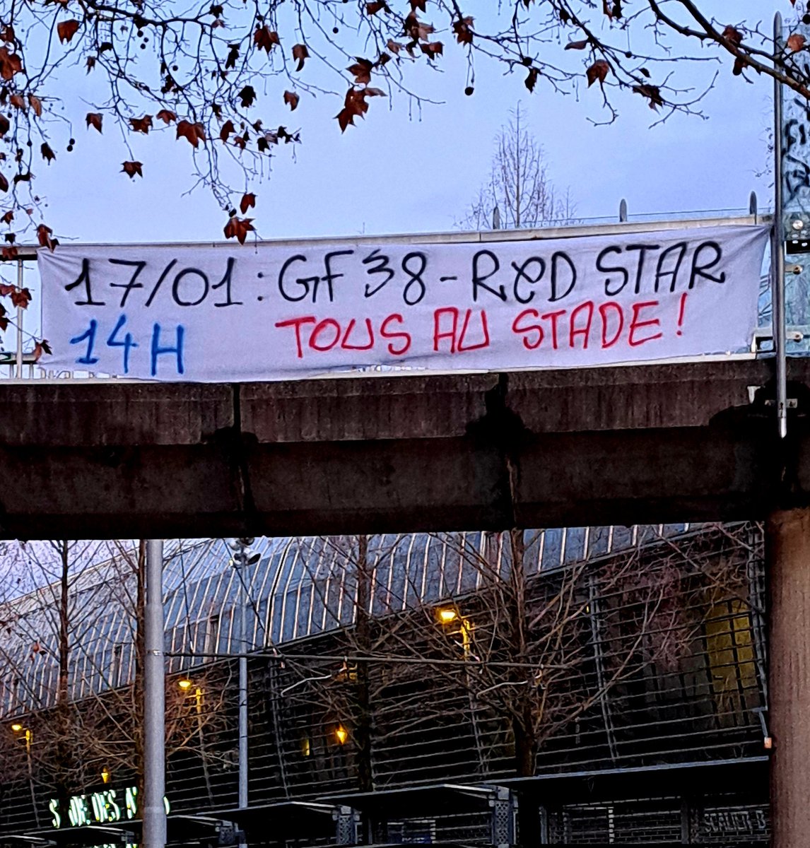 TribuneouestG's tweet image. 🟢 Grenoble X Red Star 🔵

Du stade des Alpes à la Porte de France, un seul mot d'ordre... TOUS AU STADE ce samedi 17/01 à 14h, pour la réception du Red Star !!

MOBILISATION GÉNÉRALE 🔥