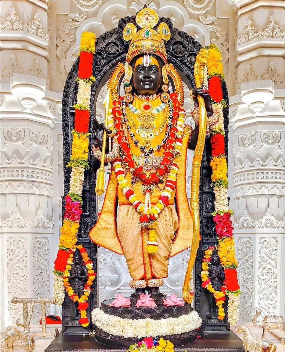 MrMishra's tweet photo. ब्रह्ममुहूर्त में अगर “आंखें खुल गई हो” तो 
सबसे पहले “श्री रामलला” के श्री चरणों में प्रणाम करके दिन की मंगलमय शुरुआत करें।

सम्पूर्ण ब्रह्माण्ड के पालनहर, दशरथ नंदन श्री रामलला सरकार के दिव्य अलौकिक दर्शन..

सीतापते रघुपते, हरि राम नमोऽस्तु ते॥

जय श्री राम  🚩 https://t.co/nAqE5clQEK