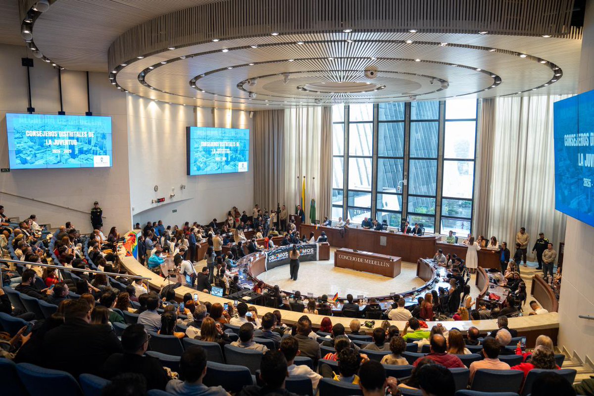 Posesionamos a los 23 Consejeros Distritales de Juventud.
Este espacio de participación se lo ganaron democráticamente, con sus ideas y liderazgo.
Aquí creemos en nuestros jóvenes, los escuchamos y trabajamos juntos con un mismo propósito: que nuestra gente esté cada día mejor y