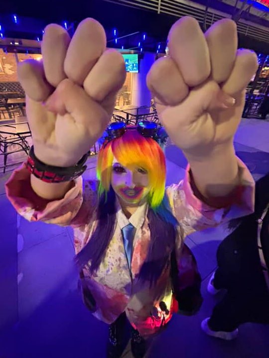 Hello everyone, this is an introduction for new people from ALA 2026. My name is mall I’m 22yrs I’m also an idol CodeZ. I have been cosplaying for 8 years now, and I love Vtubers anime and Pokémon. I’m so happy to have made new friends can’t wait to get to know everyone 💚💚💚