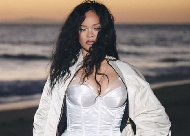 PopTingz's tweet image. Rihanna reveals that she would like to have another child this year.