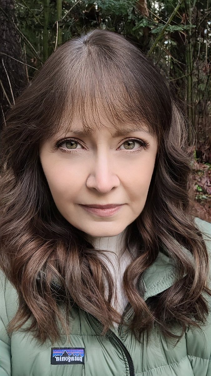 Sophie Penhaligon is writing. 🍁 tweet media