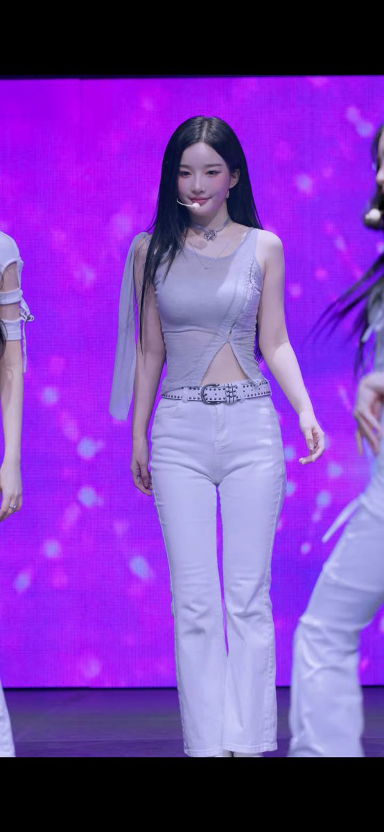 CHANHEEDIET's tweet image. one month difference….