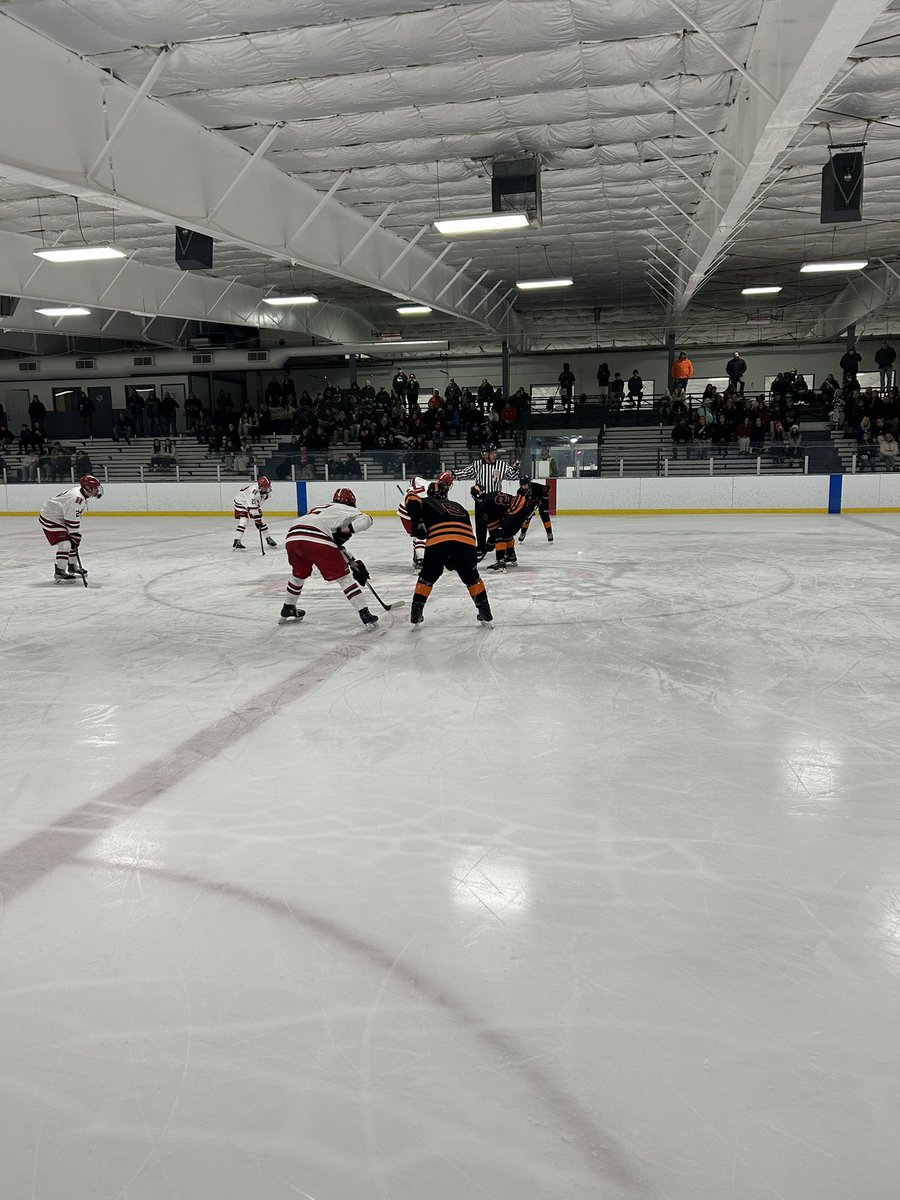 Puck is down at Lakeshore 

#CCPuck