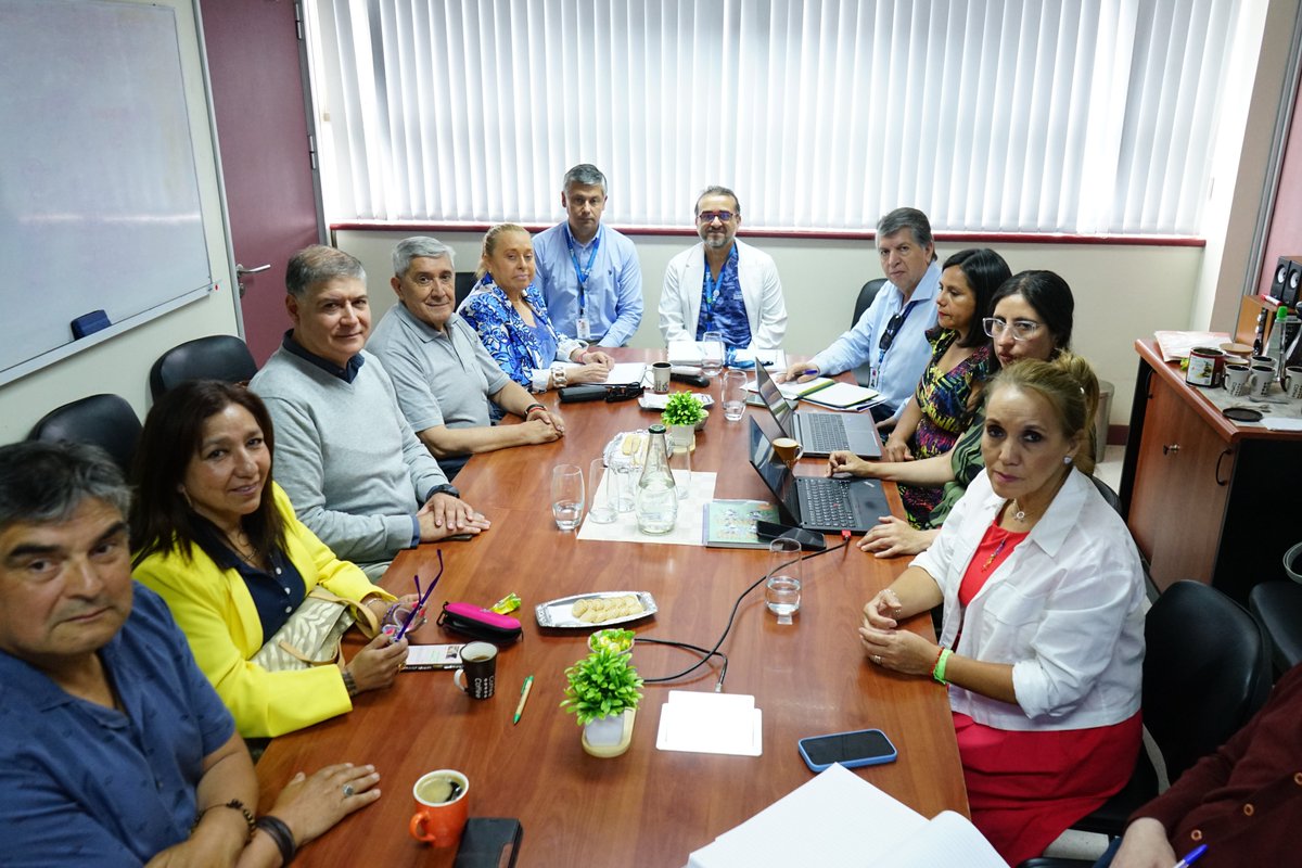 🏥 Comisión de Salud del CORE, sostuvo reunión de trabajo con directivos del Hospital Hernán Henríquez Aravena y del SS Araucanía Sur, para analizar el estado de la cartera de proyectos estratégicos del principal recinto asistencial regional.