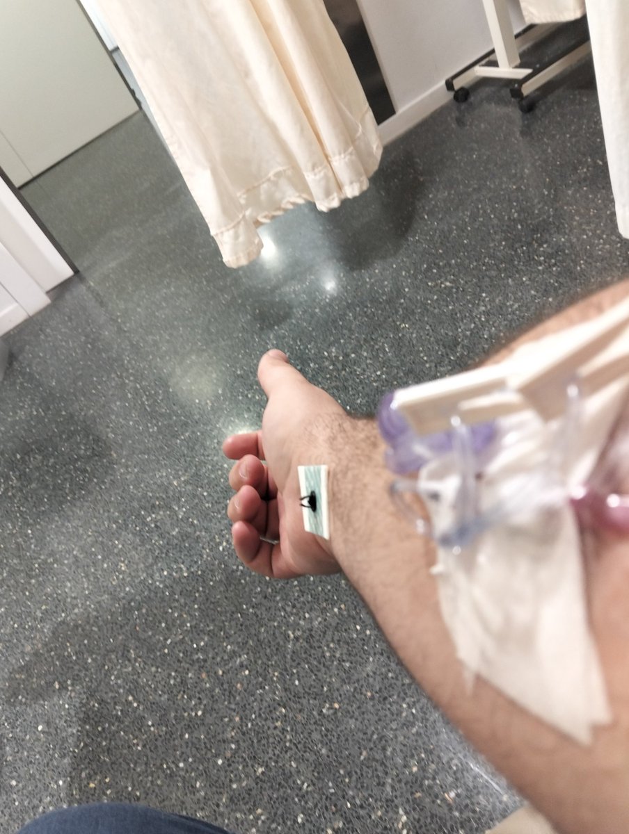 DescobrintMob's tweet image. El món, la terra... Si un día abandones, tot continua girant. Ets memòria, els primers dies, després ets records.

Moments on veus el final, on penses: fins aquí. Gràcies al equip de Quirón per tot!