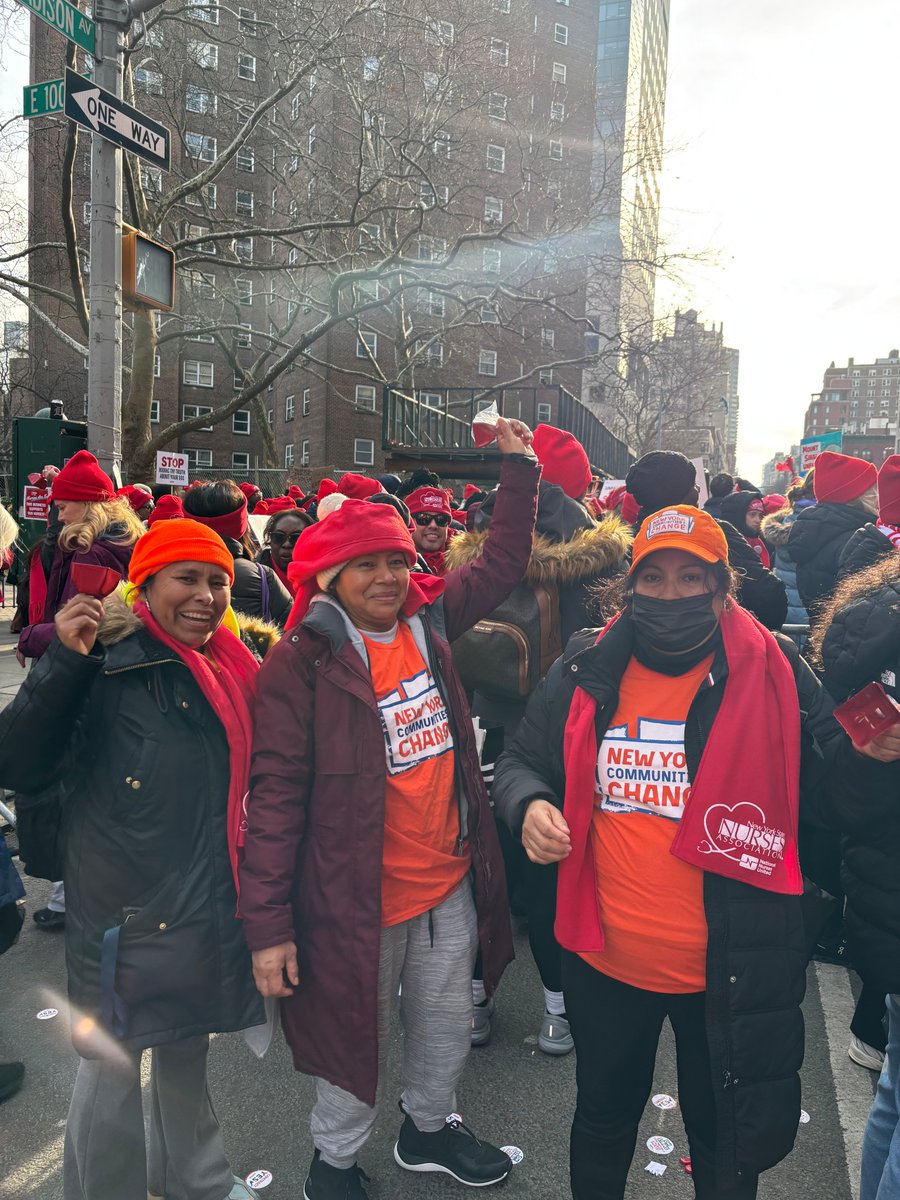 We stand with NY Frontline Nurse Heroes! 

Today we joined the picket line to rally outside Mount Sinai Hospital to demand patient and nurse safety, quality healthcare benefits, and safe staffing. 

Hospital management must come to the table and settle fair contracts now!