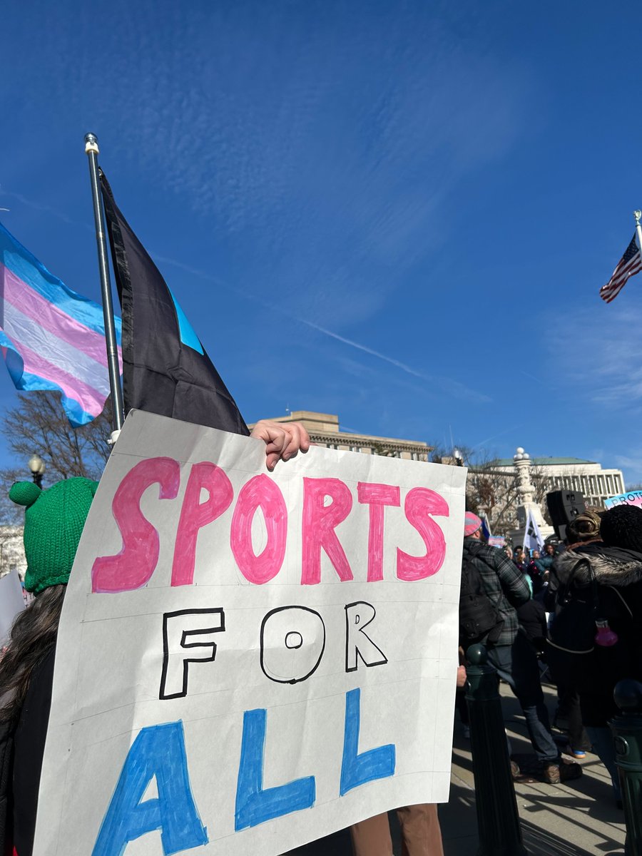 civilrightsorg's tweet image. 2 teenage girls are at the center of Supreme Court cases this week: 𝙒𝙚𝙨𝙩 𝙑𝙞𝙧𝙜𝙞𝙣𝙞𝙖 𝙫. 𝘽𝙋𝙅 𝙖𝙣𝙙 𝙇𝙞𝙩𝙩𝙡𝙚 𝙫. 𝙃𝙚𝙘𝙤𝙭, because they wanted to play sports like their peers.
Our community rose as a TEAM in support of trans youth. All kids should feel welcomed.