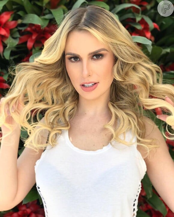 AleffBS's tweet image. Um pouco estranho o Hugo Gloss se incomodar por, novamente, ter uma mulher nortista com traços indígenas, cabelos longos e lisos no BBB 

Sendo que todo ano entra uma loira sem graça padrão e isso nunca foi questionado #bbb26