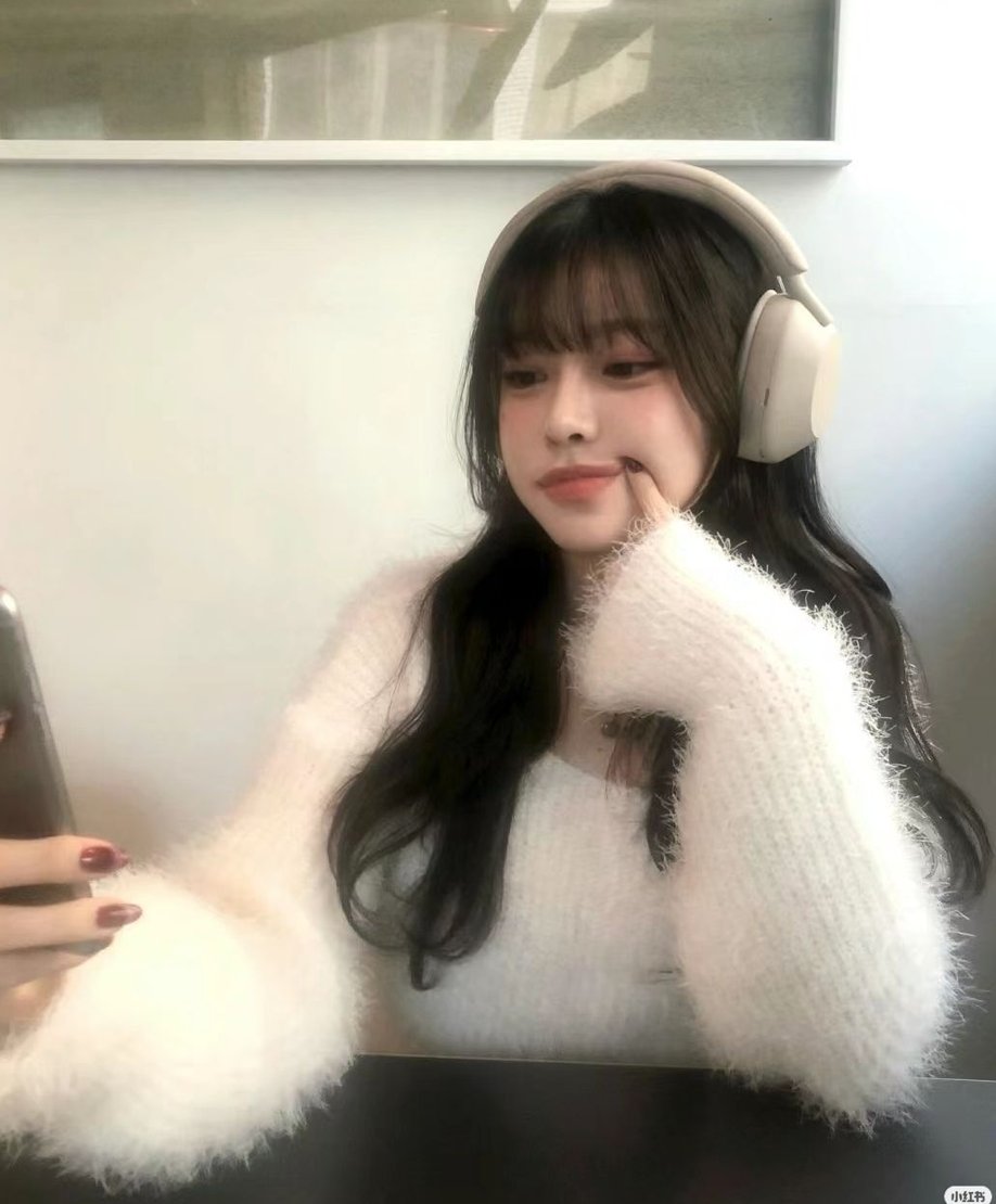 ohm500's tweet image. コンビニの新商品コーナーを見るのが最近の楽しみになってる 🍍