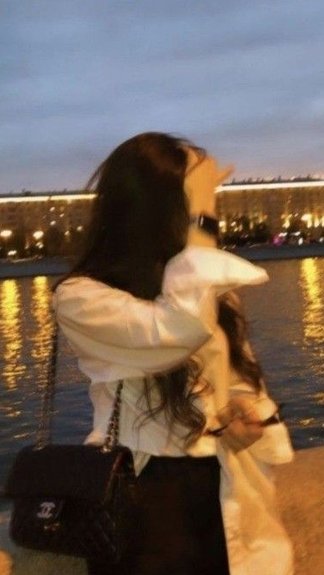 ViiFreeStep's tweet image. 六本木の高層ビル45階のレストランからの眺めが最高で、デート代の8000円も納得できた 🐯