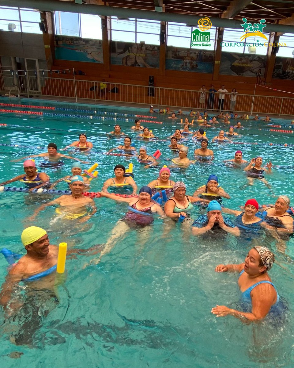 CorpColina's tweet image. 💦 La Piscina Temperada del SPA San Miguel fue escenario de una clase de Hidrofitness que reunió a más de 50 personas mayores del programa Más Adultos Mayores Autovalentes de Colina, promoviendo actividad física, bienestar y envejecimiento activo. #Loquehacemosmejoratuvida