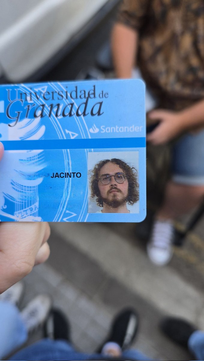 El carné de la universidad de <a href="/P_GAPPY_/">gappy</a> de 2024