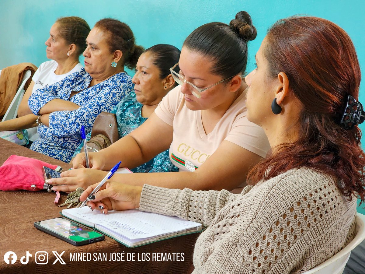 Con el objetivo de abordar temas importantes en el quehacer educativo de cara al inicio del Ciclo Escolar 2026 en todos nuestros centros de estudio, personal Administrativo del Ministerio de Educación, participó en sesión de trabajo con el delegado departamental del Mined, Boaco.