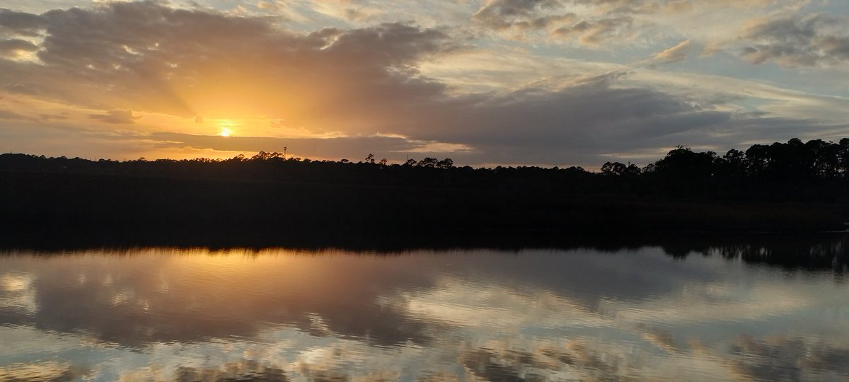 FloridaAtLarge's tweet image. Chilly sunset Saint Johns County