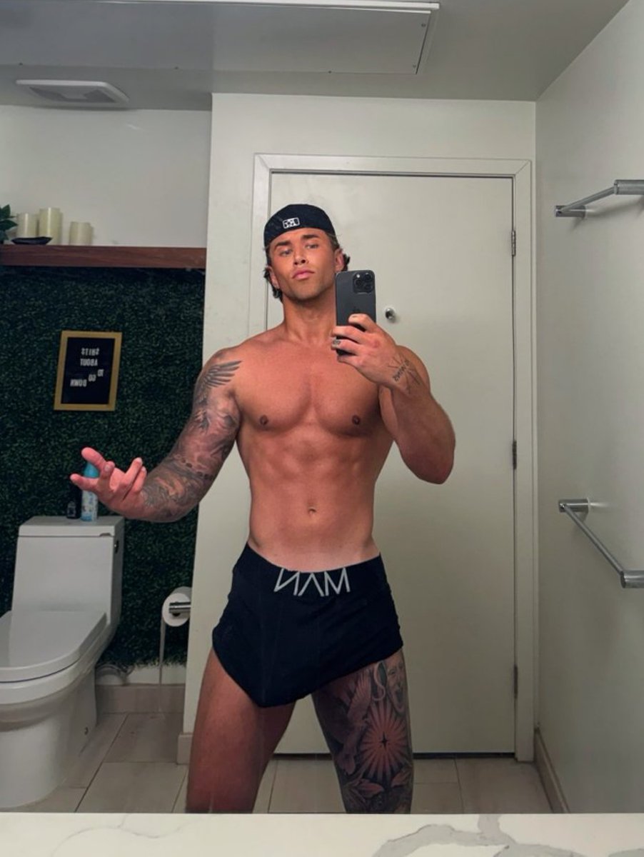 cicaweb3's tweet image. me or 100