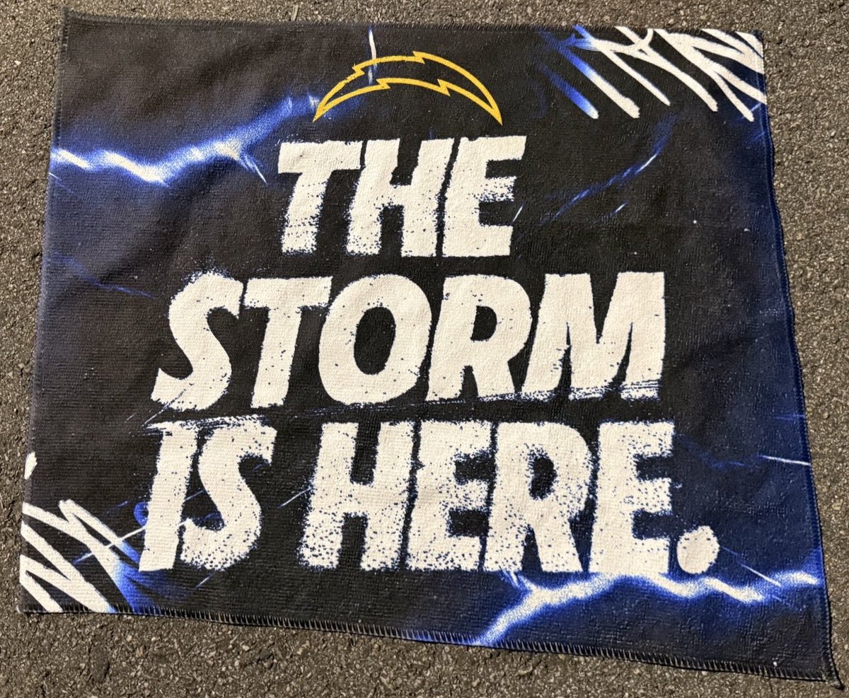 JenniferMills21's tweet image. ⚡️⚡️⚡️⚡️GIVEAWAY TIME⚡️⚡️⚡️⚡️

RT this post if you want this rally towel. I’ll announce the winner on Thursday.