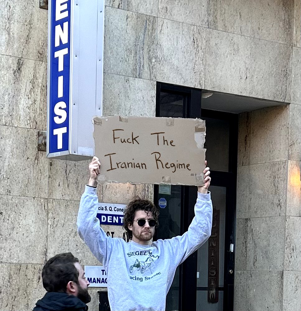 dudewithsign's tweet image. 